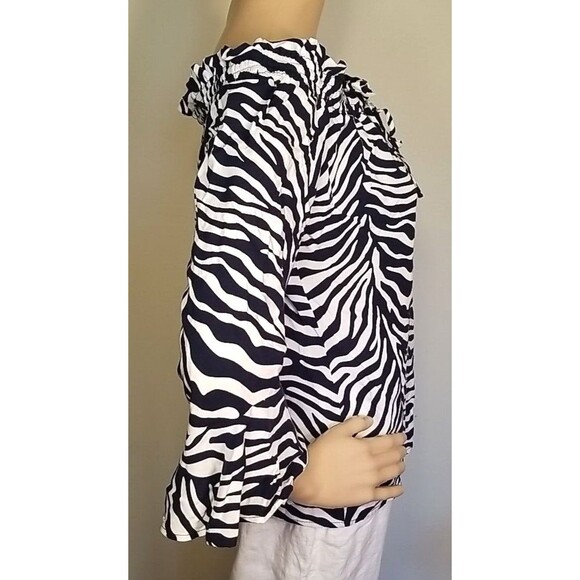 La Mer Luxe Black White Zebra Print Off The Shoulder Bell Sleeve Small Rayon  T5 - Picture 2 of 6
